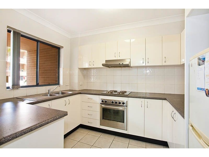 2/39-41 Robertson Street, Kogarah NSW 2217