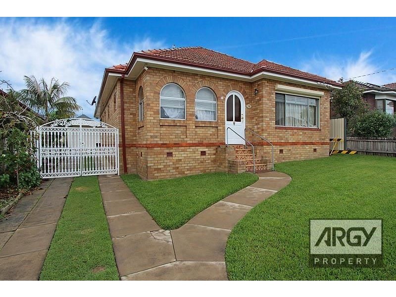 18 Hillpine Avenue, Kogarah NSW 2217