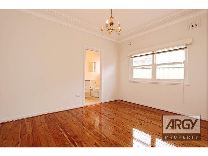 18 Hillpine Avenue, Kogarah NSW 2217