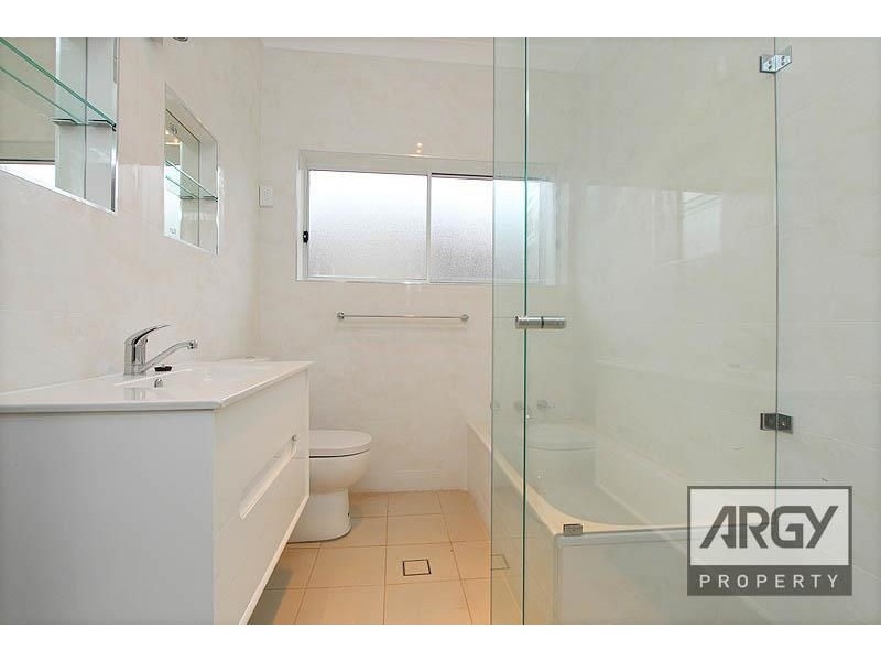 18 Hillpine Avenue, Kogarah NSW 2217