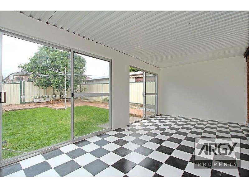 18 Hillpine Avenue, Kogarah NSW 2217