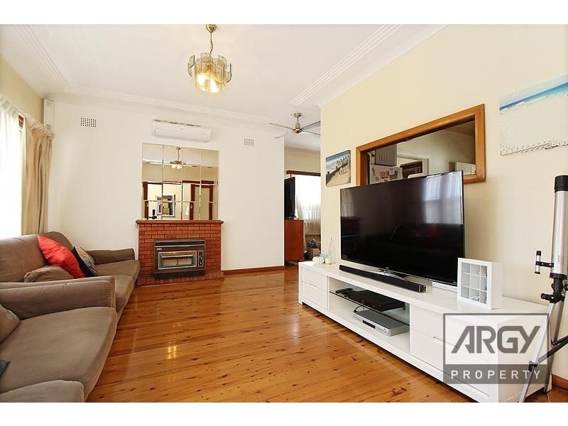 10 Colson Crescent, Monterey NSW 2217