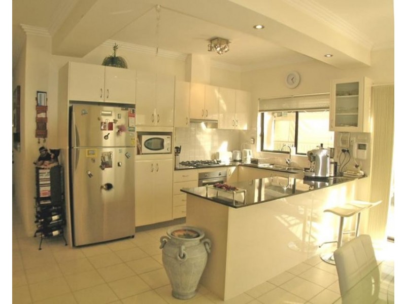 4/15 Larkhill Avenue, Riverwood NSW 2210