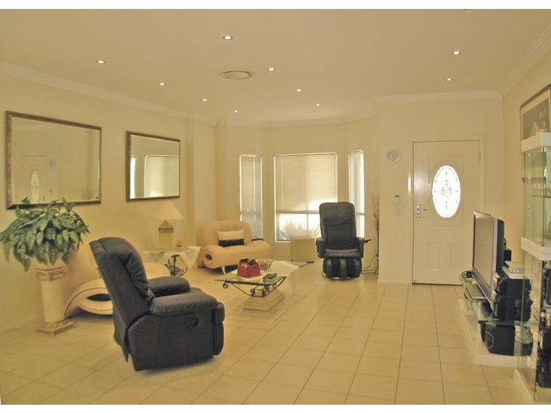 4/15 Larkhill Avenue, Riverwood NSW 2210