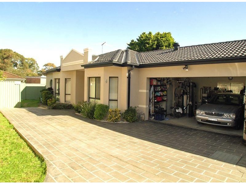 4/15 Larkhill Avenue, Riverwood NSW 2210