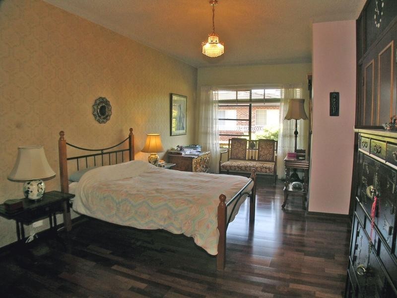 24 Jubilee Avenue, Carlton NSW 2218