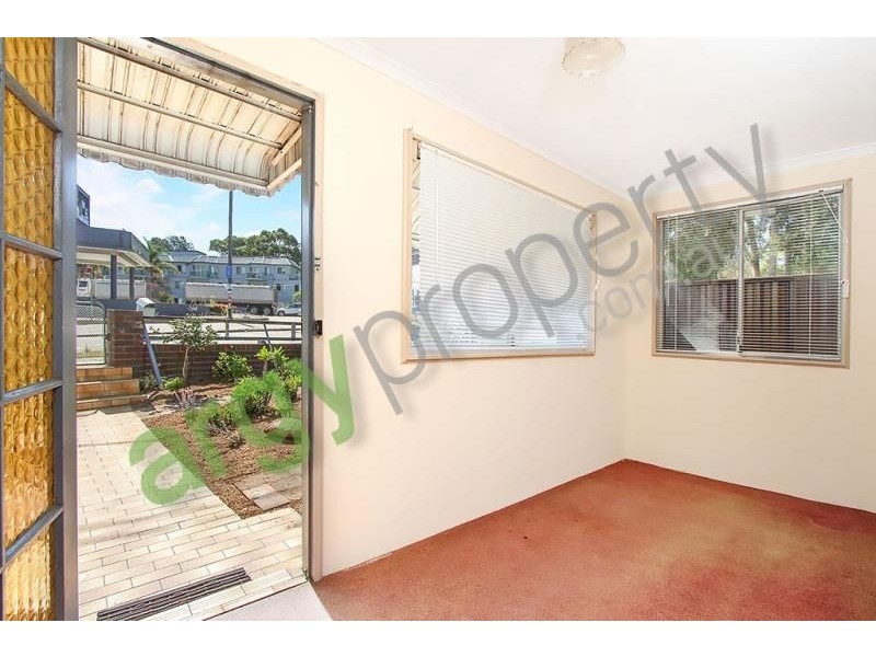 8 Rocky Point Rd, Kogarah NSW 2217