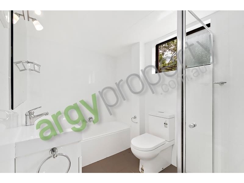 8/27 Willison Road, Carlton NSW 2218