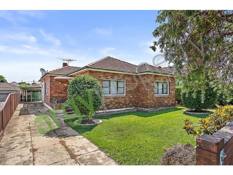 5 Ecole Street, Carlton NSW 2218