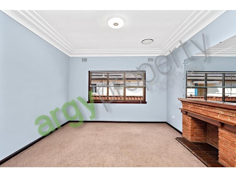 5 Ecole Street, Carlton NSW 2218