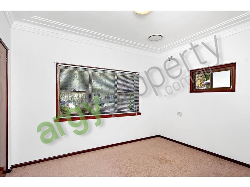 5 Ecole Street, Carlton NSW 2218