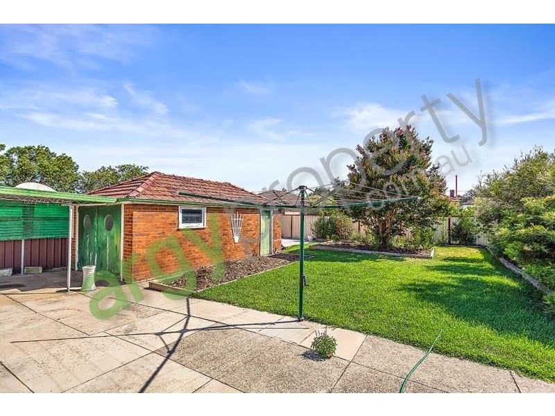 5 Ecole Street, Carlton NSW 2218