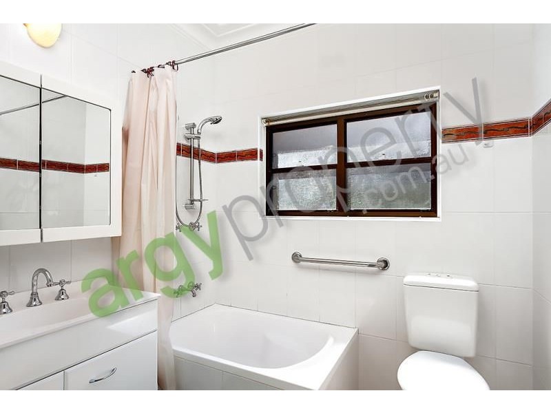 5 Ecole Street, Carlton NSW 2218