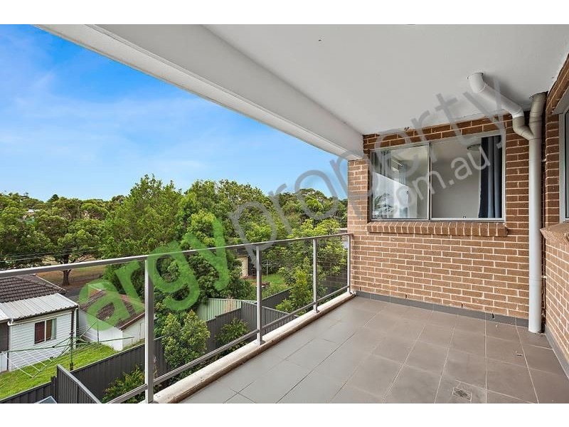 5/38-40 Gover Street, Peakhurst NSW 2210