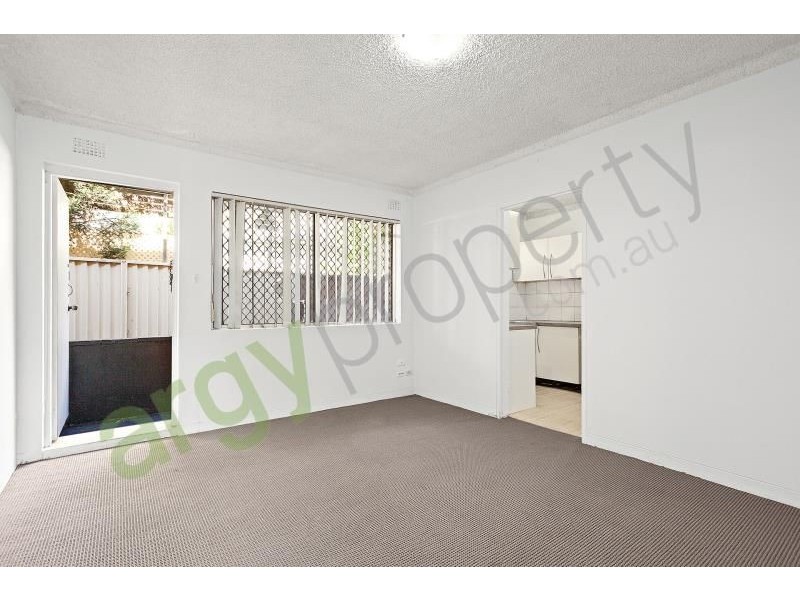 1/18 Nicoll Street, Roselands NSW 2196