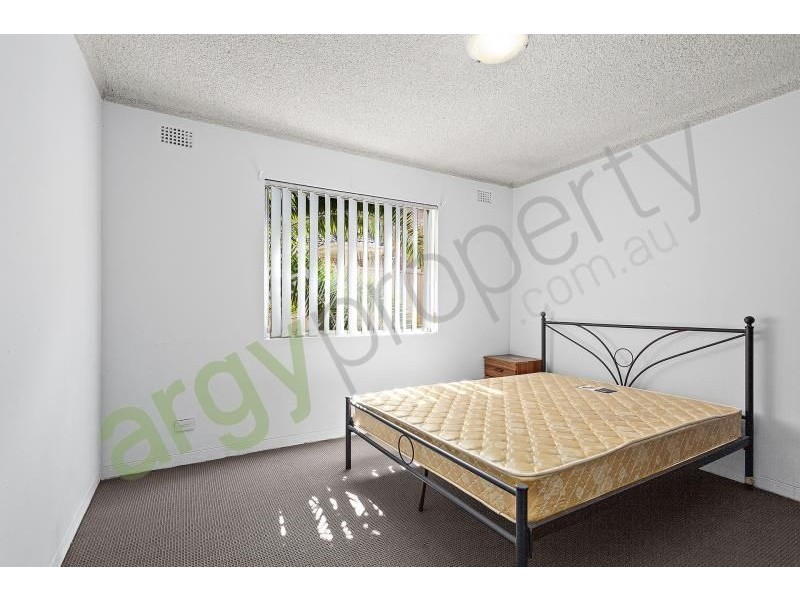 1/18 Nicoll Street, Roselands NSW 2196