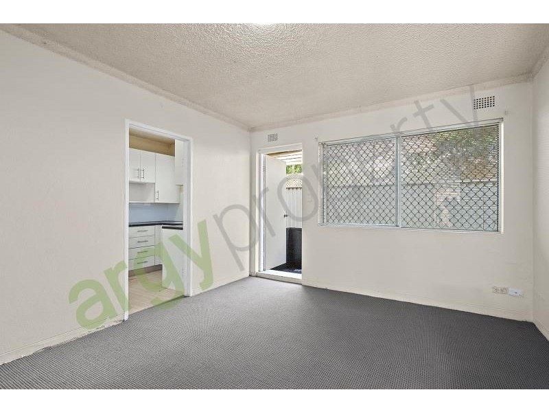 2/18 Nicoll Street, Roselands NSW 2196