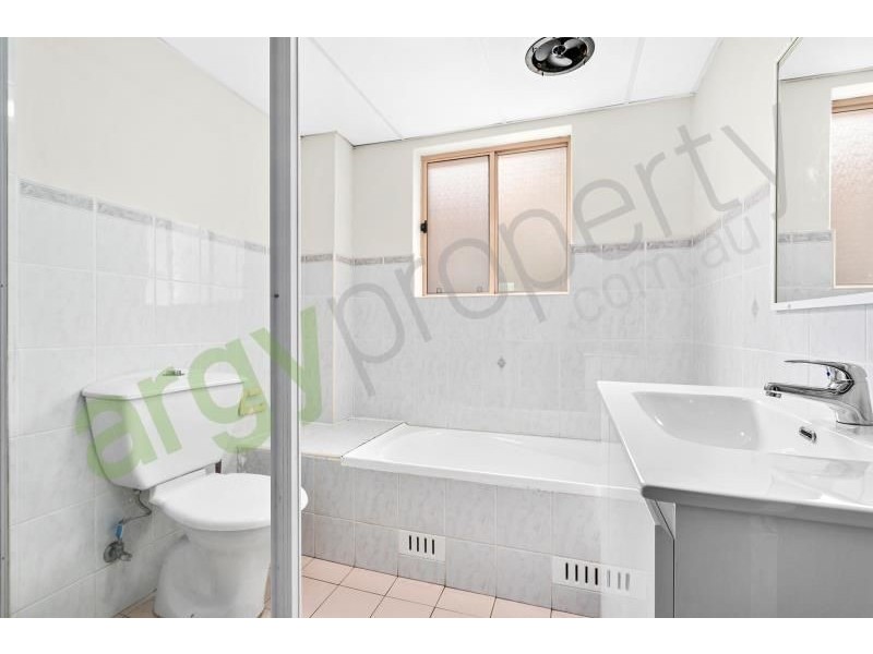 3/22-24 Hampton Court Rd, Carlton NSW 2218