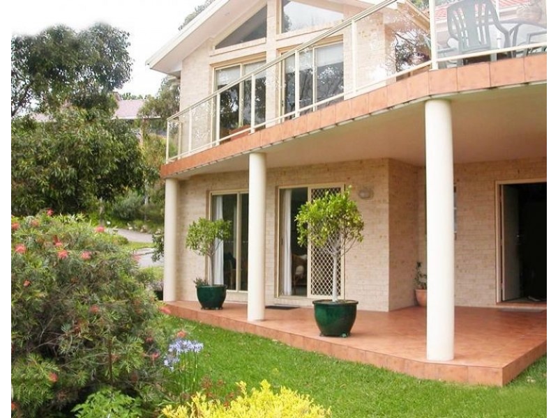 2 Griffin Parade, Illawong NSW 2234