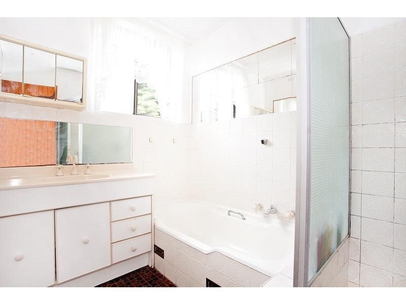 16-20 Hampton Court Road, Carlton NSW 2218