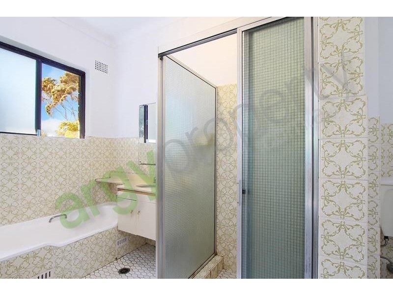 8/48-50 Hampton Court Road, Carlton NSW 2218