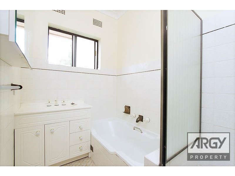 10/24 Jubilee Avenue, Carlton NSW 2218