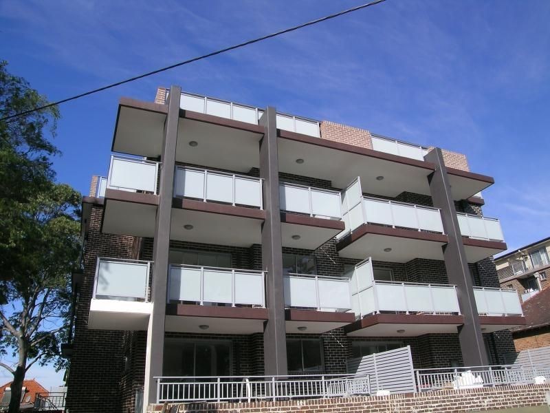 68-70 Hampton Court Road, Carlton NSW 2218