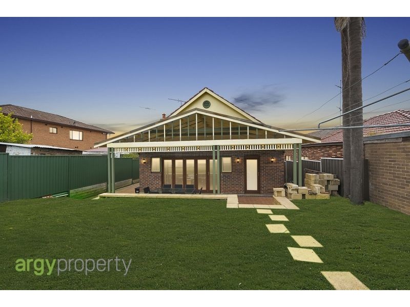 32 Grantham Street, Carlton NSW 2218