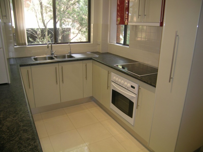 3/56-58 Hampton Court Road, Carlton NSW 2218