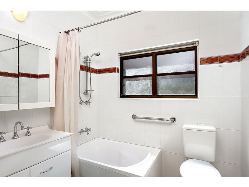 5 Ecole Street, Carlton NSW 2218