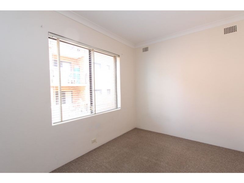 3/36 Hampton Court Road, Carlton NSW 2218