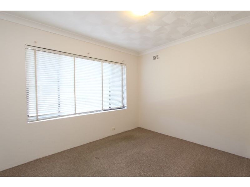 3/36 Hampton Court Road, Carlton NSW 2218