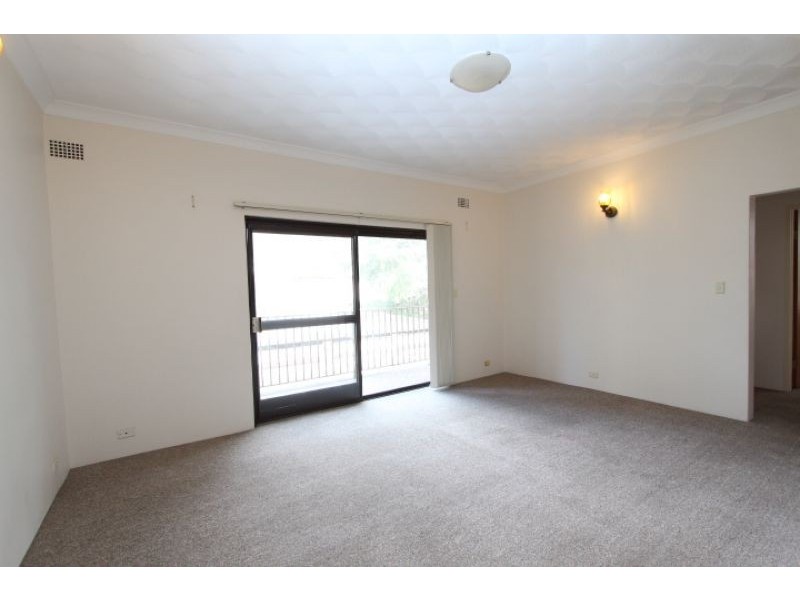 3/36 Hampton Court Road, Carlton NSW 2218