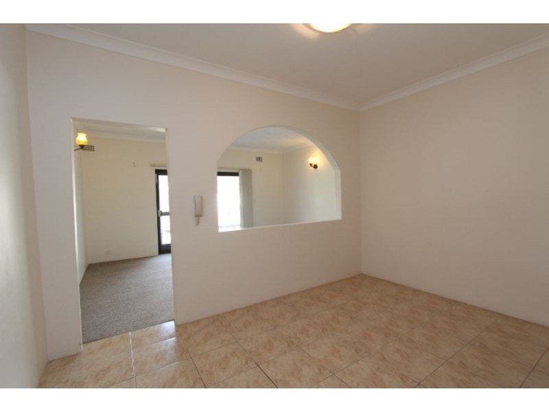 3/36 Hampton Court Road, Carlton NSW 2218