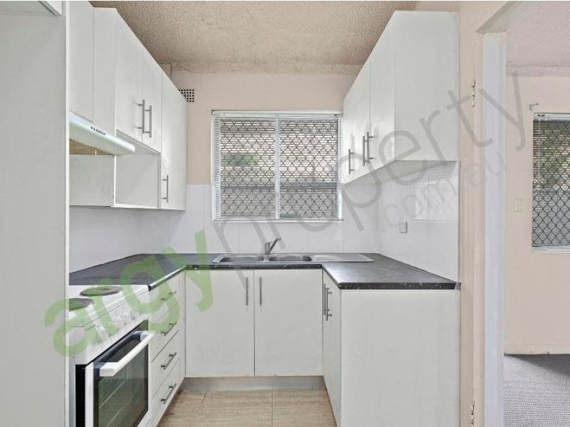 2/18 Nicoll Street, Roselands NSW 2196