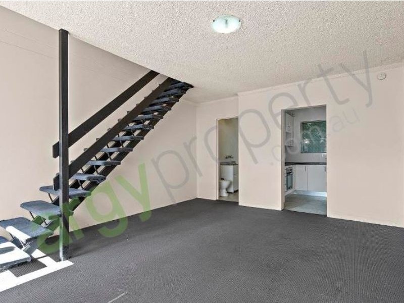 6/18 Nicoll Street, Roselands NSW 2196