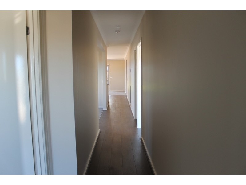 3 Kendall St, Hillside VIC 3037