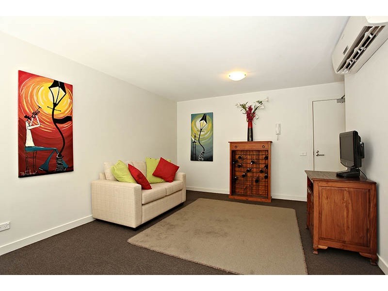 1/13 Logie, Oakleigh VIC 3166