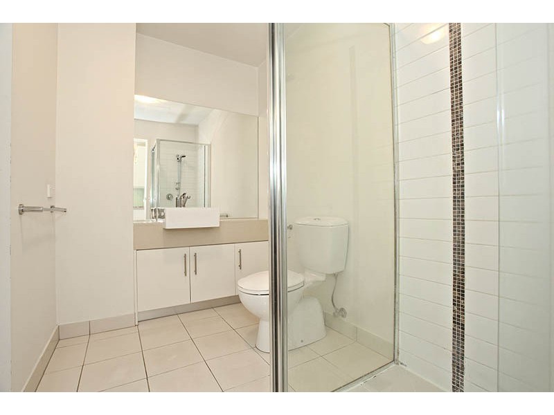 1/13 Logie, Oakleigh VIC 3166