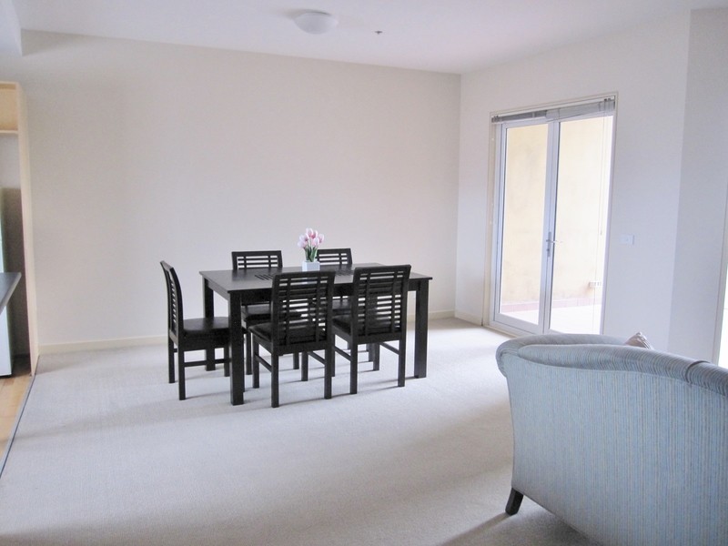 21/1 Gatehouse Drive, Kensington VIC 3031