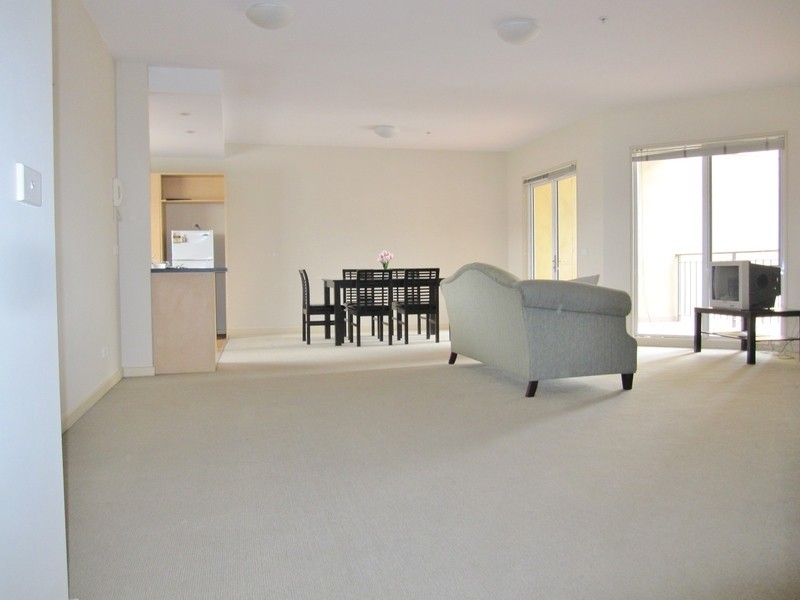 21/1 Gatehouse Drive, Kensington VIC 3031