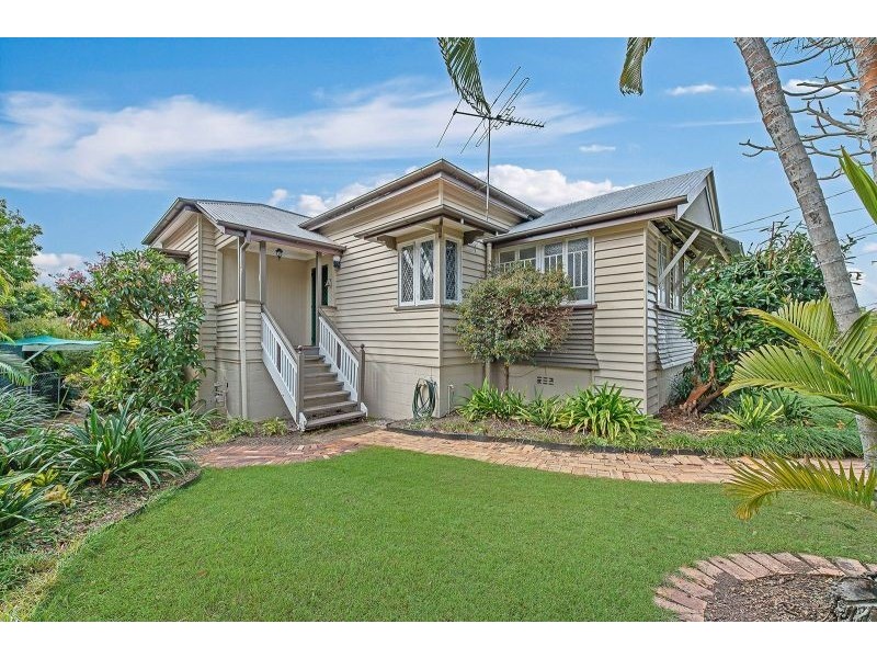 16 Anzac Avenue, Sandgate QLD 4017