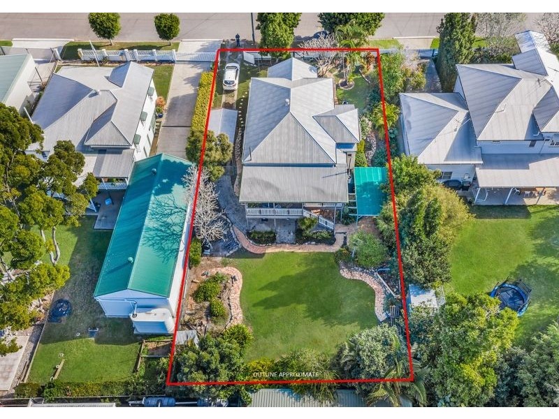 16 Anzac Avenue, Sandgate QLD 4017