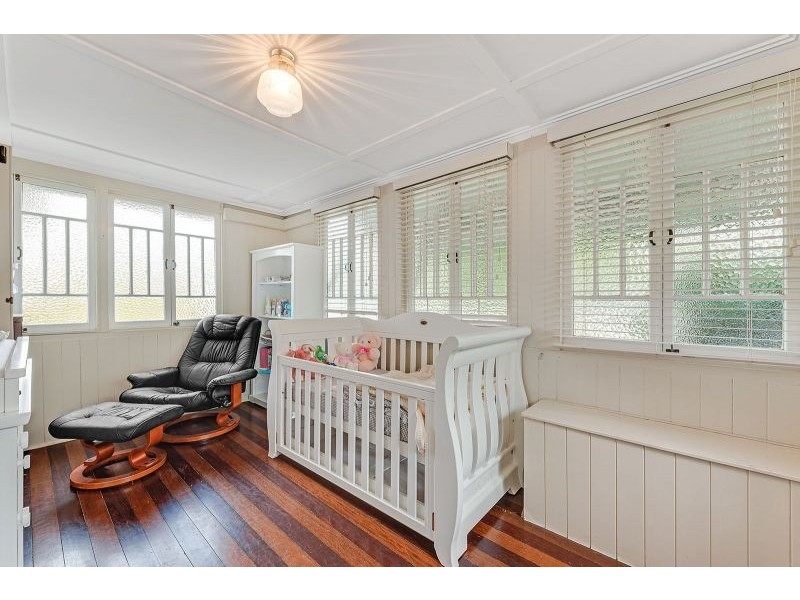 16 Anzac Avenue, Sandgate QLD 4017