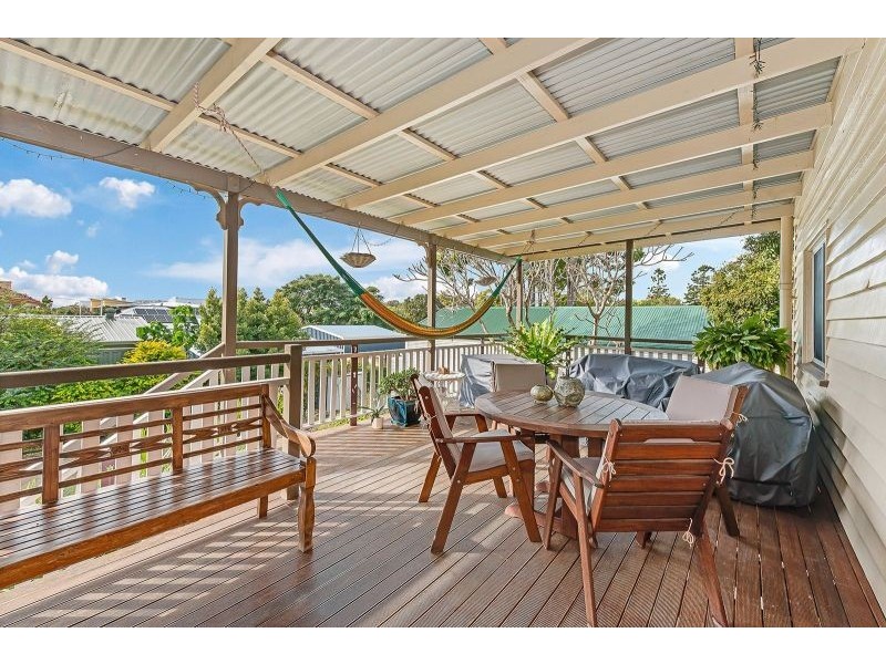 16 Anzac Avenue, Sandgate QLD 4017