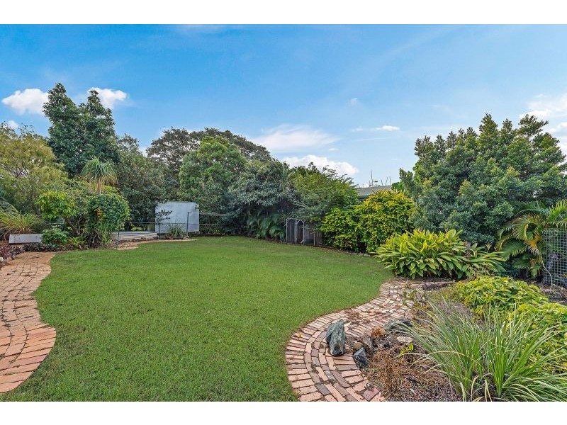16 Anzac Avenue, Sandgate QLD 4017