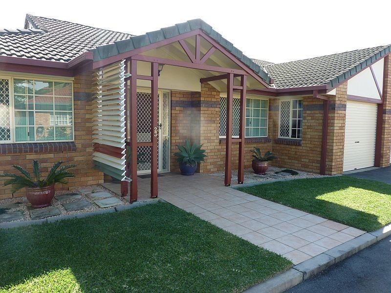 23/24 Sixteenth Avenue, Brighton QLD 4017