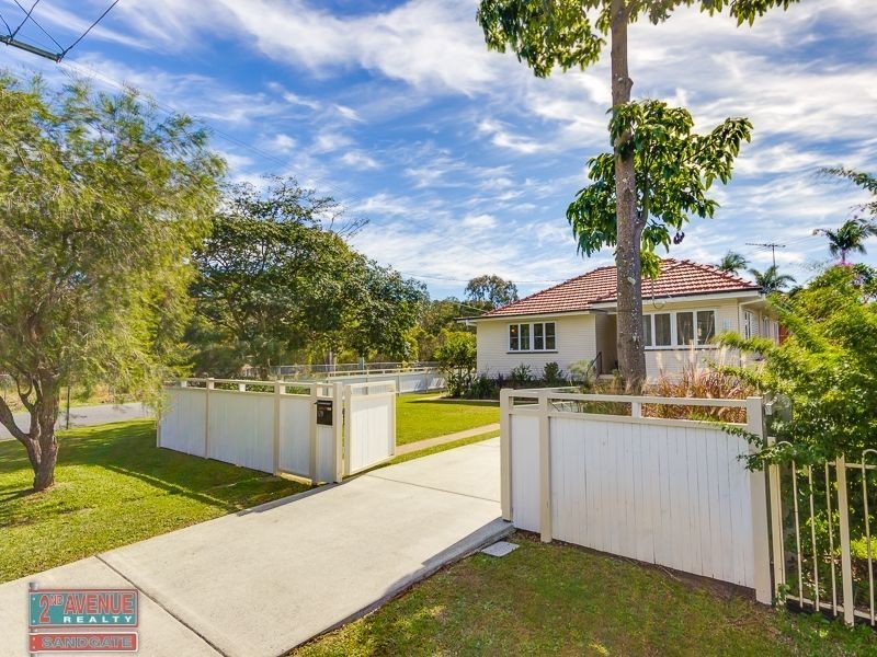 129 Hoskins Street, Sandgate QLD 4017