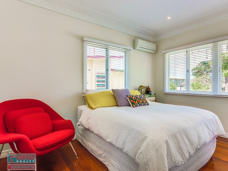 129 Hoskins Street, Sandgate QLD 4017