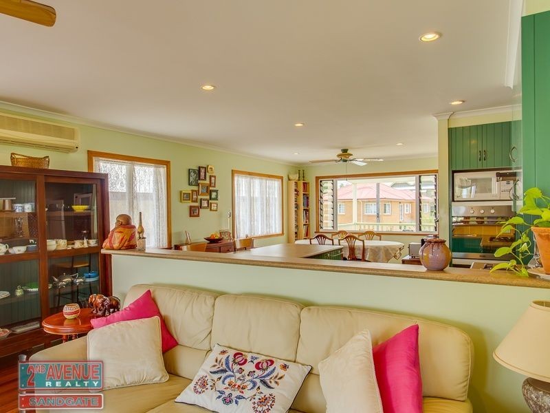 33 Nash Street, Sandgate QLD 4017